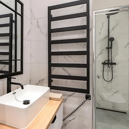 Wesselényi-w31-modern 3 Bedroom Apartment