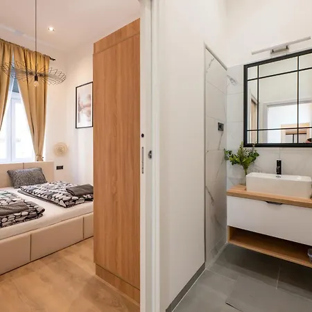 Wesselényi-w31-modern 3 Bedroom Apartamento *