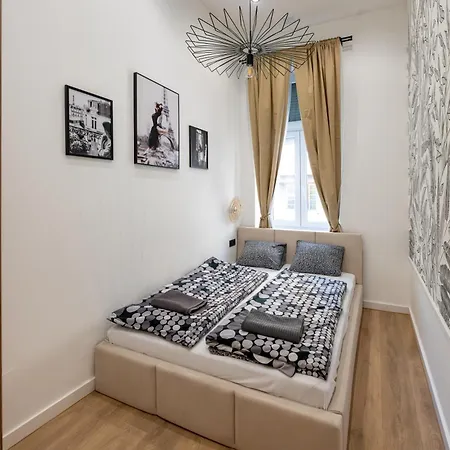 Wesselényi-w31-modern 3 Bedroom Apartamento *