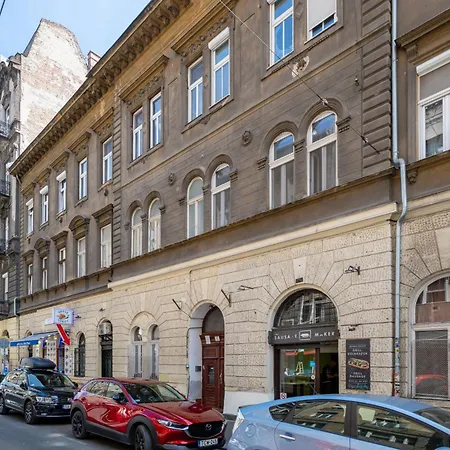 Wesselényi-w31-modern 3 Bedroom Apartamento